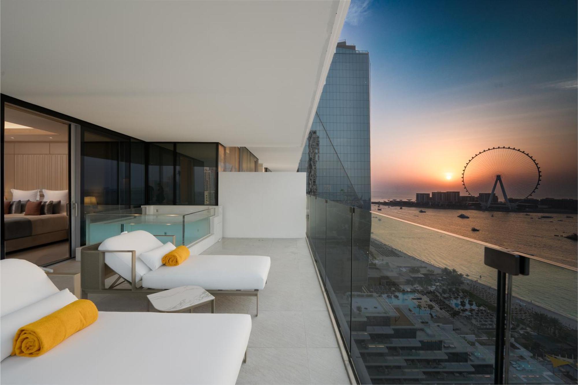 Five Luxe Hotel Dubai Buitenkant foto View of the Dubai Eye from the hotel