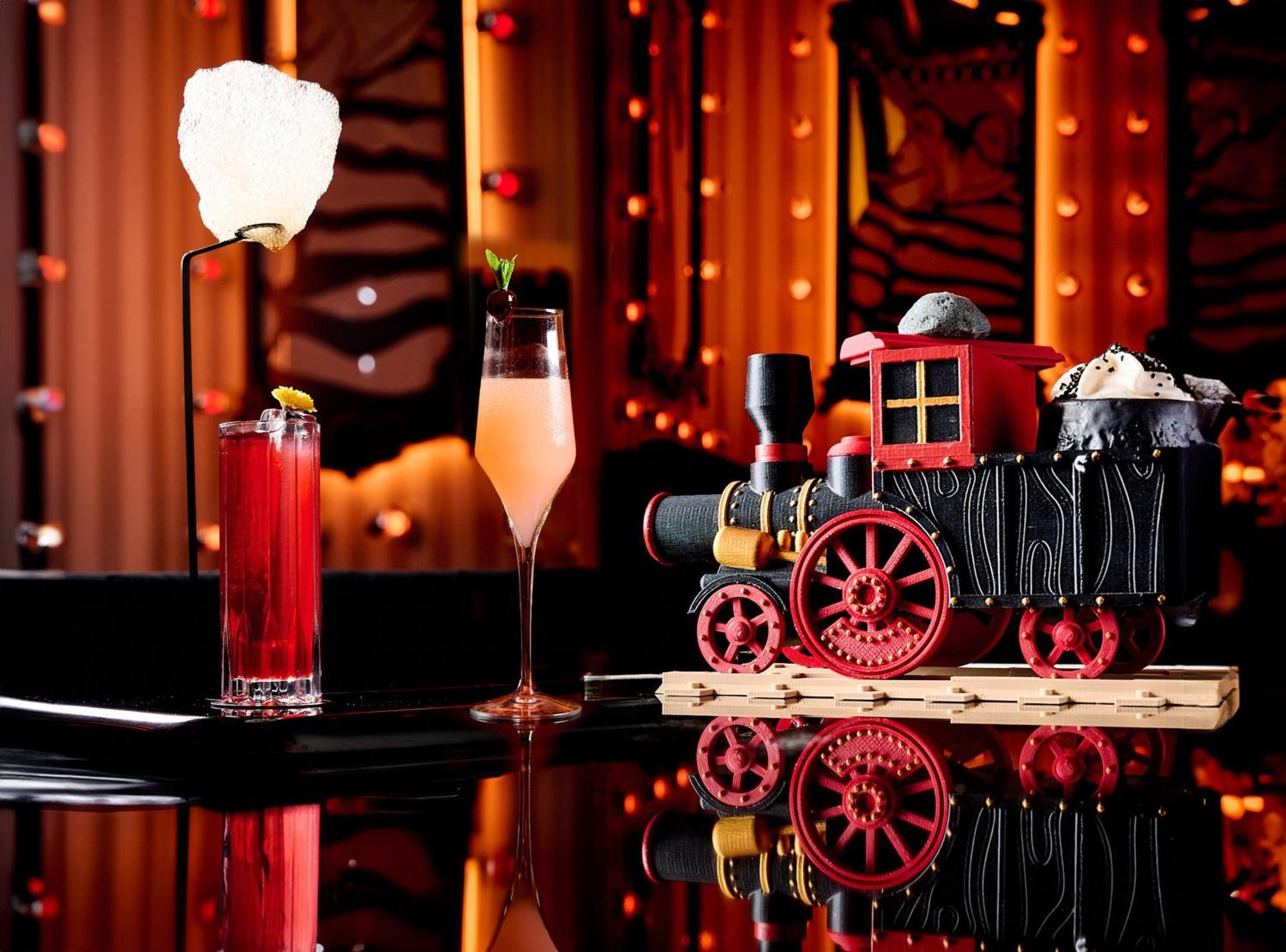 Five Luxe Hotel Dubai Buitenkant foto The bar at the Mandarin Oriental, Munich