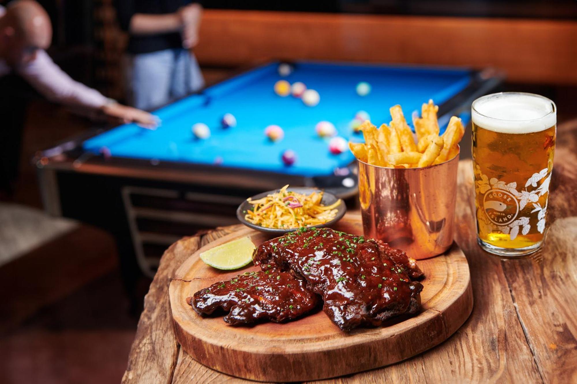 Five Luxe Hotel Dubai Buitenkant foto A plate of pork ribs