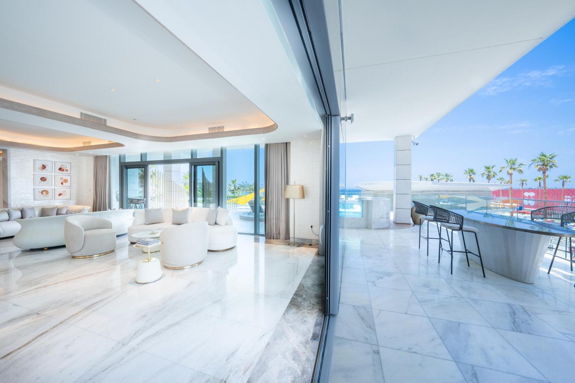 Five Luxe Hotel Dubai Buitenkant foto Interior of the penthouse