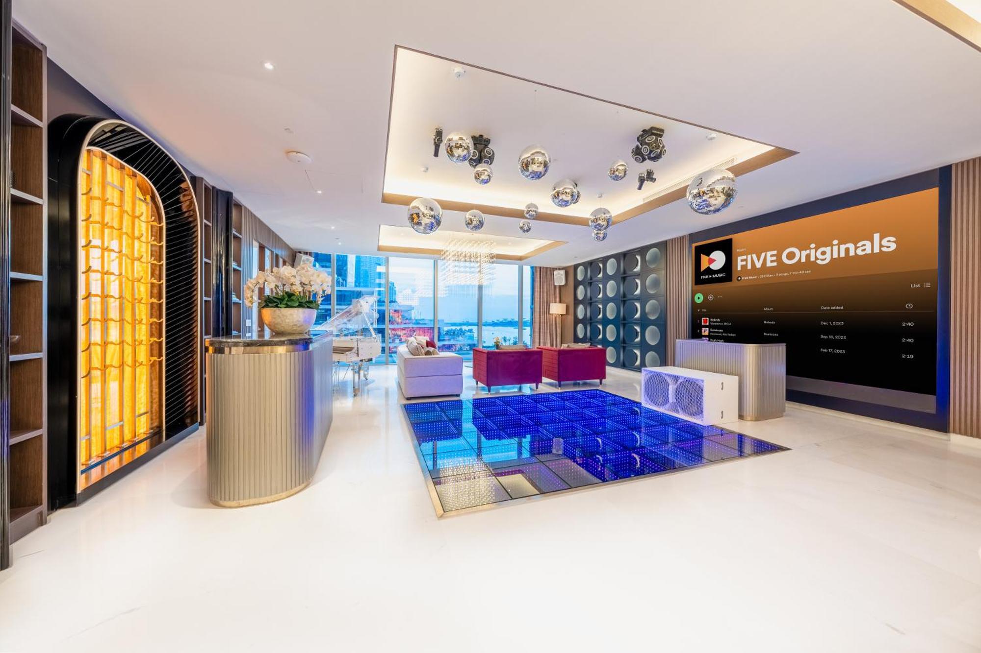 Five Luxe Hotel Dubai Buitenkant foto The FIVB Headquarters in Lausanne