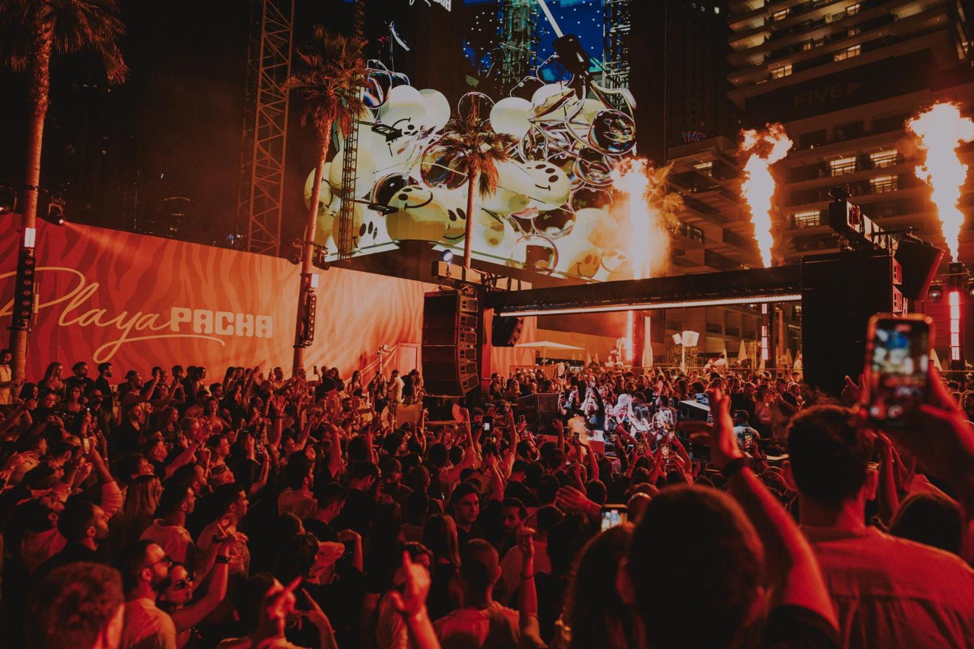Five Luxe Hotel Dubai Buitenkant foto The nightclub in 2019